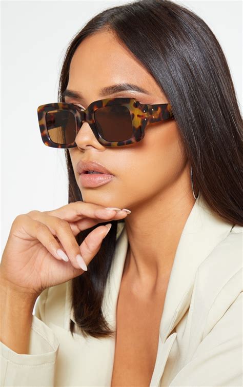 Rectangular frame sunglasses in dark tortoiseshell 